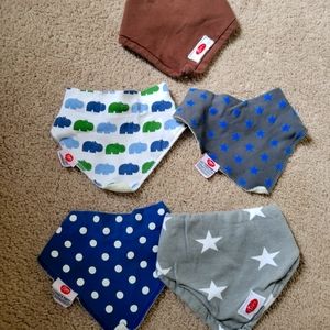 Set of 5 Zippy teething bibs